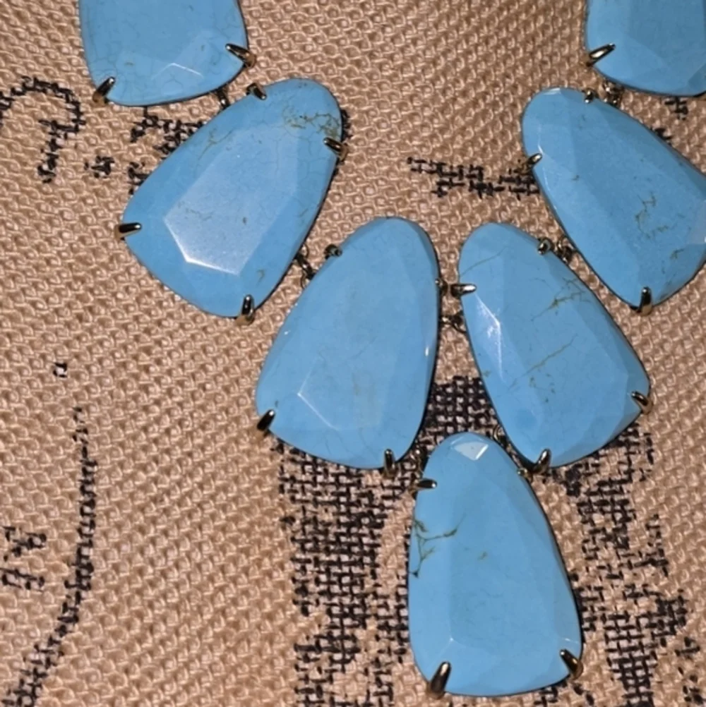 Kendra‎ Scott Harlow statement necklace in Variegated Turquoise Magnesite???